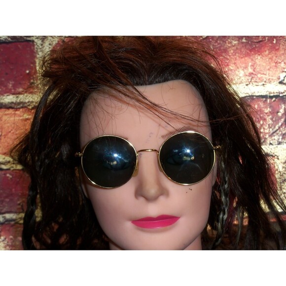 classic round 70's look Sunglasses - Picture 1 of 5